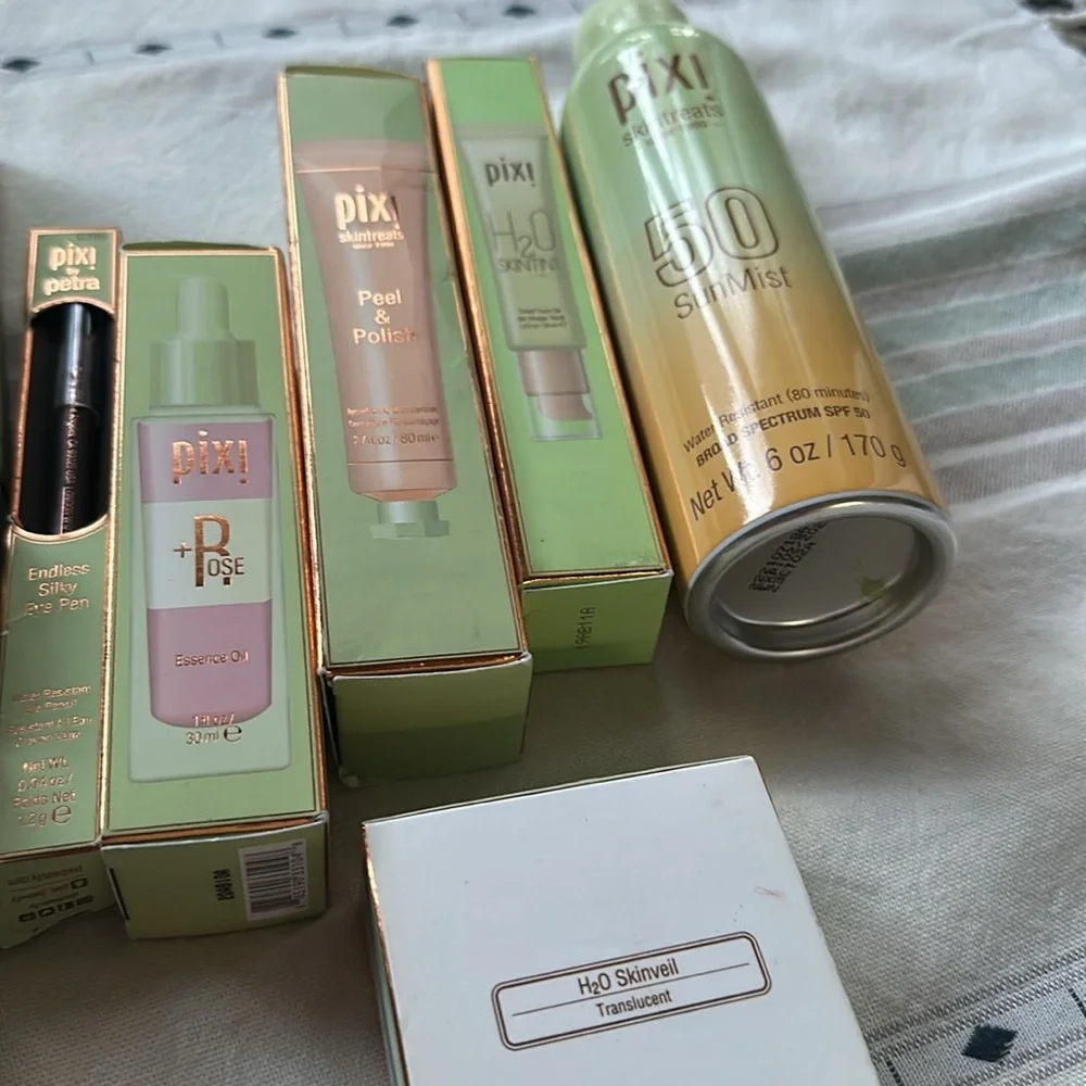 Pixi bundle pieces